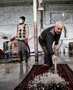 شستشوی سنتی قالی در قالیشویی کوی کارمندان کرج