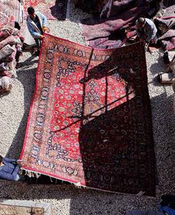 بررسی سلامت فرش در قالی شویی کوی کارمندان کرج